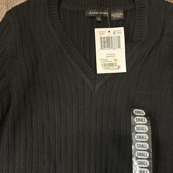 NWT! Jeanne Pierre Black V-Neck Cable Knit Sweater - Picture 5 of 6